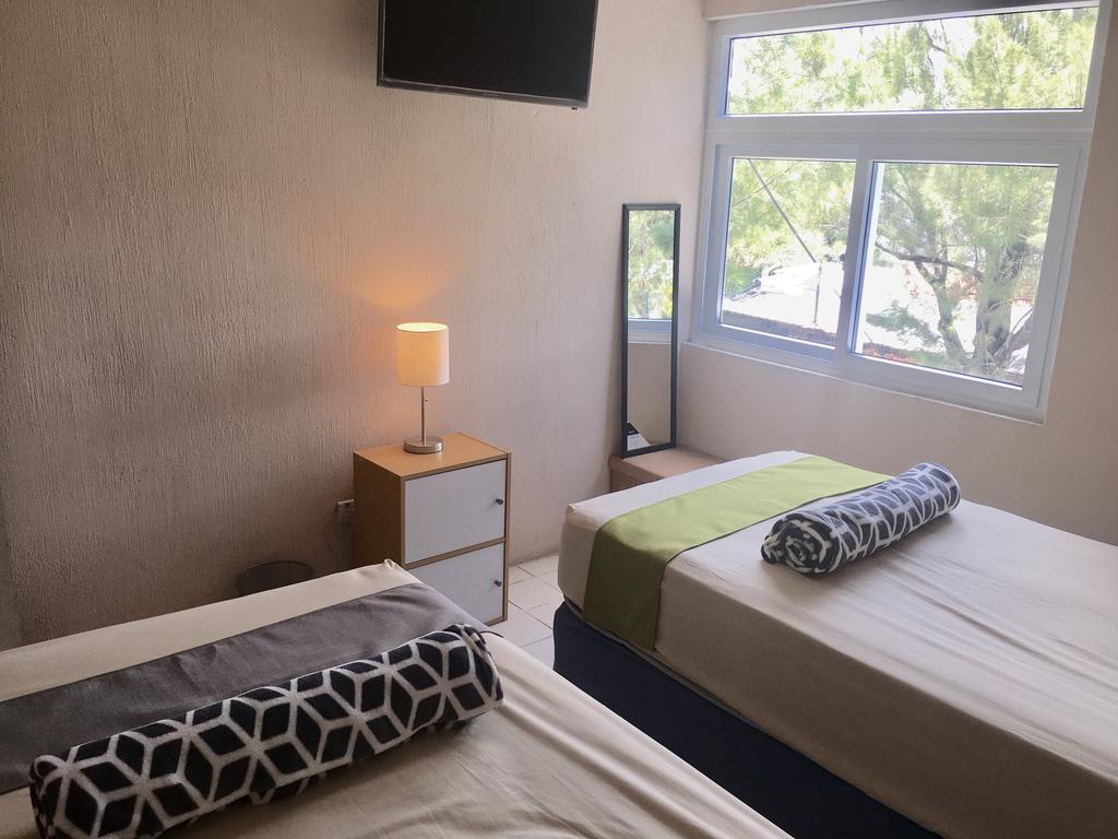 Kaena Point Hostel グアテマラシティ エクステリア 写真