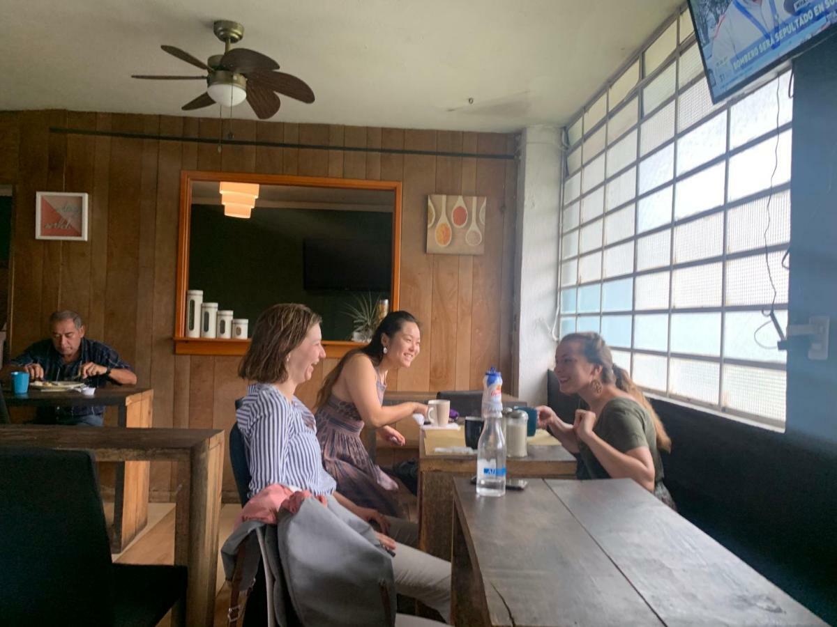 Kaena Point Hostel グアテマラシティ エクステリア 写真